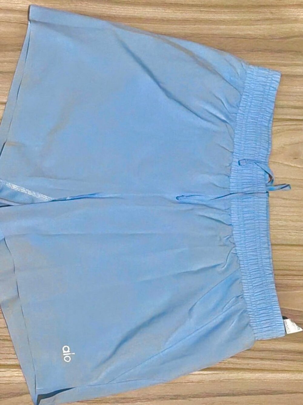 Alo Yoga 5" Adapt Running Short – Seashell Blue – Size Medium - Picture 3 of 3